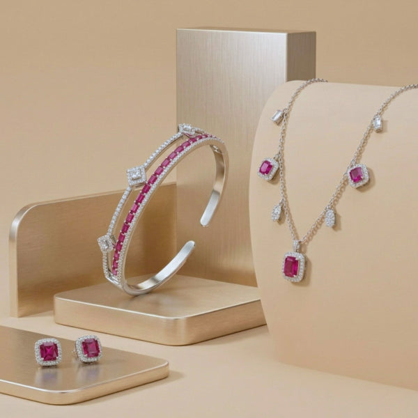 Pendant sets with gemstones in Silver